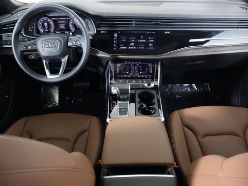 Used 2024 Audi Q8 Premium Plus image 25