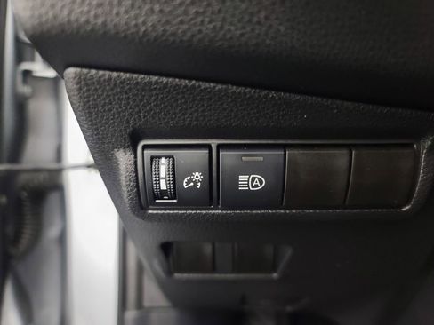 Used 2025 Toyota Corolla Cross LE image 25