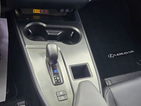 Used 2025 Lexus UX 300h FWD w/ Accessory Package (Z2) image 33
