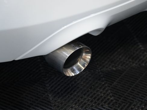 Used 2016 Nissan 370Z Touring RWD image 17