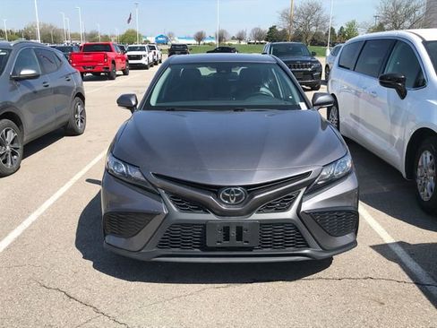 Used 2023 Toyota Camry SE FWD image 9