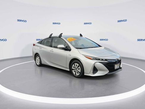 Used 2020 Toyota Prius Prime LE image 2