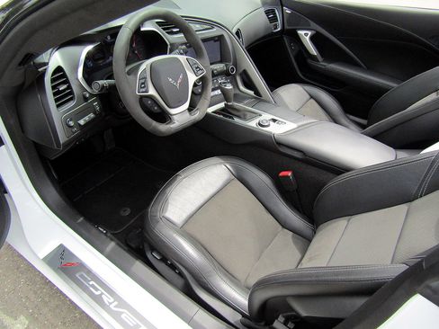 Used 2019 Chevrolet Corvette Grand Sport RWD image 10