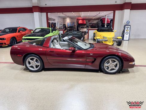Used 2003 Chevrolet Corvette Coupe w/ Preferred Equipment Group RWD image 6