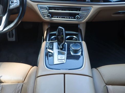 Used 2016 BMW 750i xDrive AWD/4WD image 27