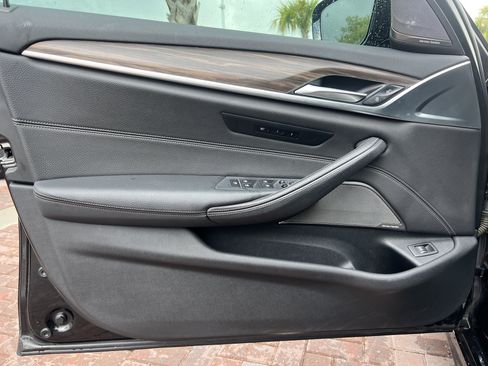 Used 2021 BMW 530i w/ M Sport Package RWD image 16