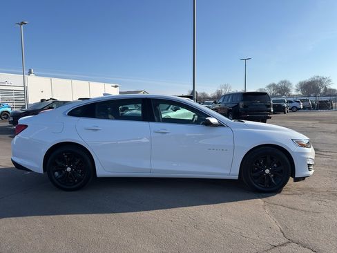 Used 2024 Chevrolet Malibu LT image 4