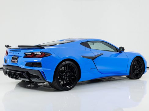 Used 2023 Chevrolet Corvette Z06 w/ Battery Protection Package RWD image 3