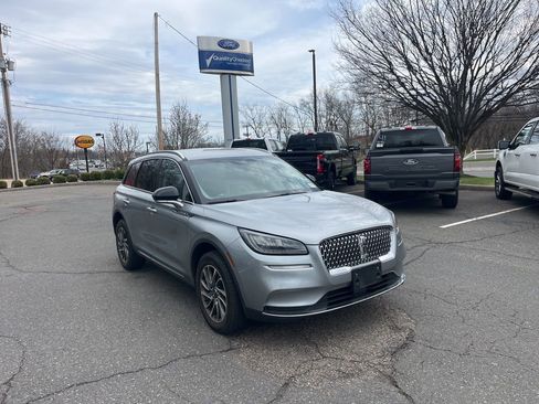 Used 2022 Lincoln Corsair AWD w/ Equipment Group 101A image 3