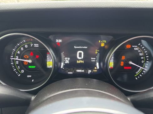 Used 2023 Jeep Wrangler Unlimited Sahara w/ Cold Weather Group AWD/4WD image 15