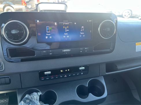 New 2025 Mercedes-Benz Sprinter 2500 image 15