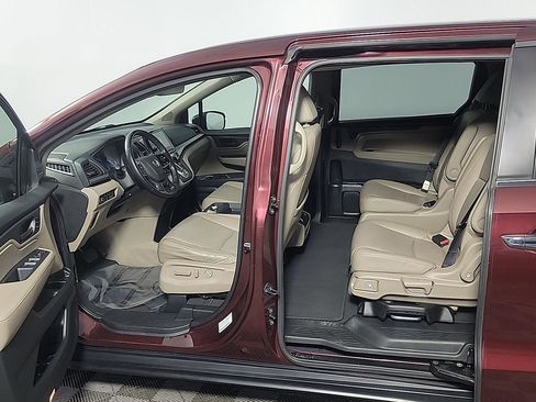 Certified 2018 Honda Odyssey EX-L image 14