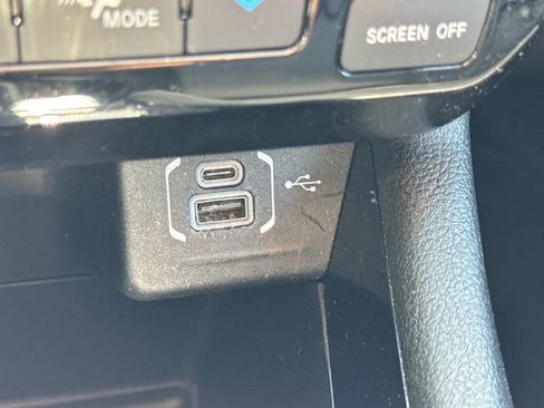 Used 2025 Jeep Compass Limited image 26