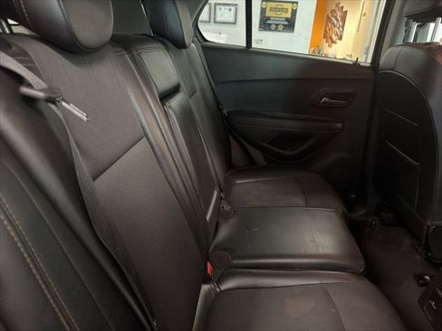 Used 2019 Chevrolet Trax LT w/ Sun & Sound Package AWD/4WD image 26