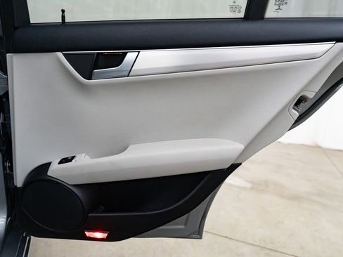 Used 2014 Mercedes-Benz C 250 Sedan image 30