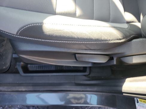 Used 2017 Ford Escape S FWD image 21