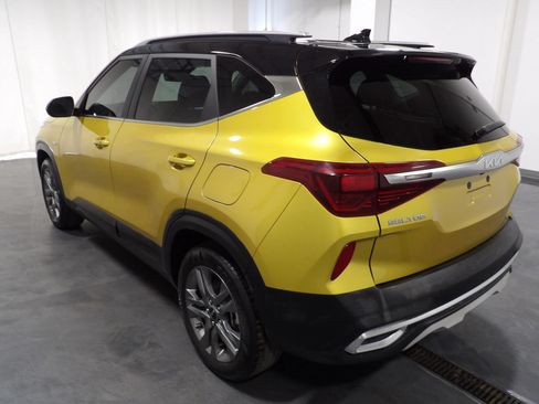 Used 2023 Kia Seltos S AWD/4WD image 9