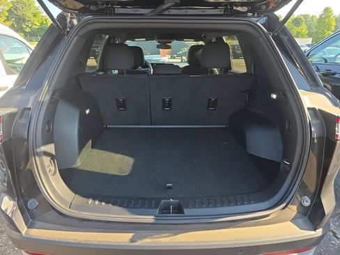 Used 2025 Chevrolet Equinox LT AWD/4WD image 14