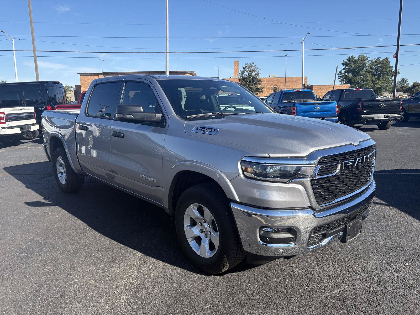 Used 2025 RAM 1500 Big Horn AWD/4WD image 2
