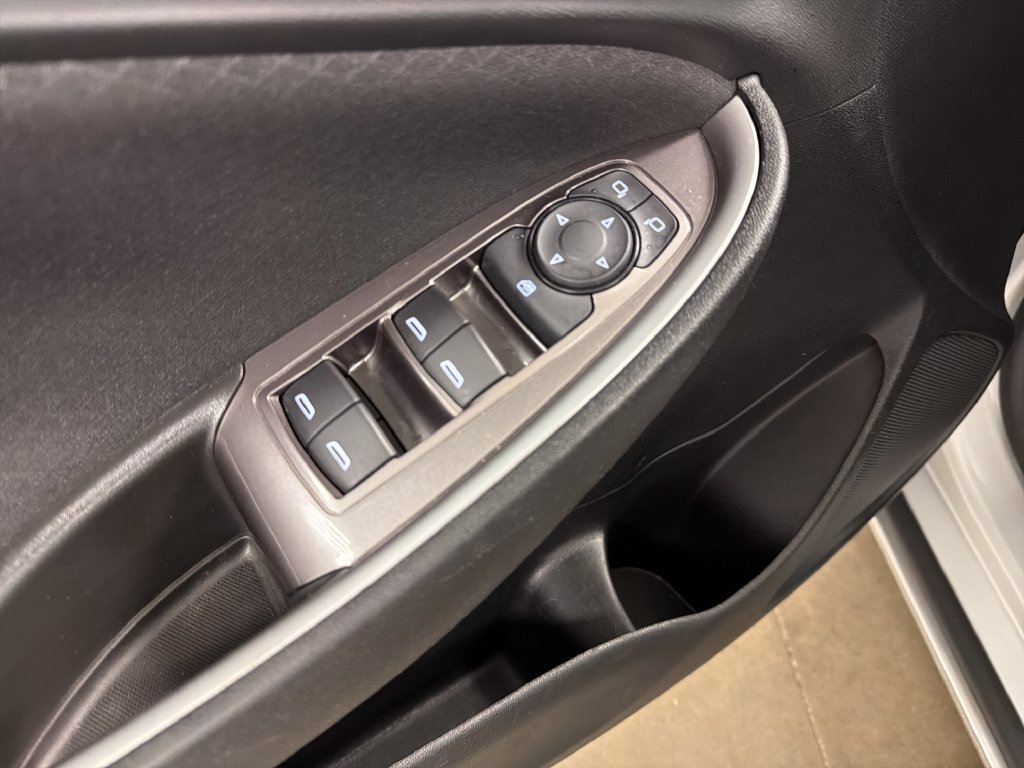 Used 2021 Chevrolet Malibu RS FWD image 22