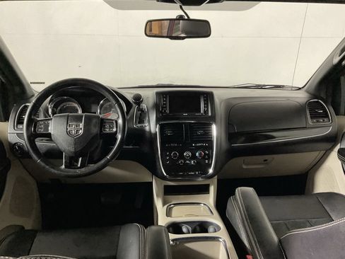 Used 2014 Dodge Grand Caravan SXT FWD image 22