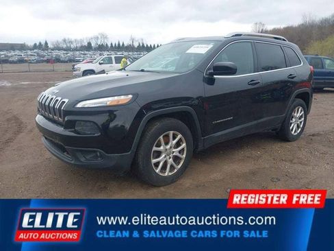 Used 2017 Jeep Cherokee Latitude w/ Cold Weather Group AWD/4WD image 4