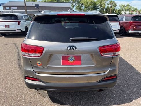 Used 2018 Kia Sorento AWD image 6