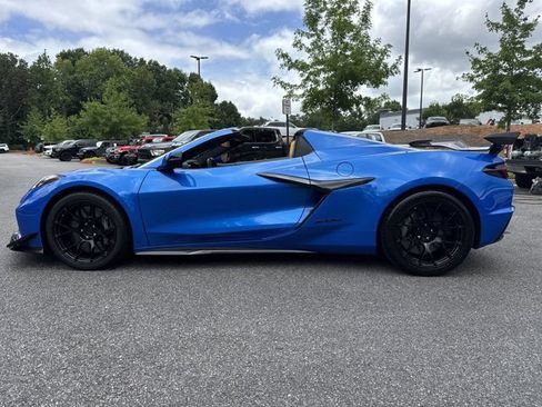 Used 2024 Chevrolet Corvette Z06 w/ Z07 Performance Package RWD image 9