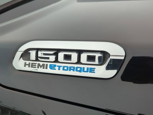 Used 2023 RAM 1500 Laramie image 12