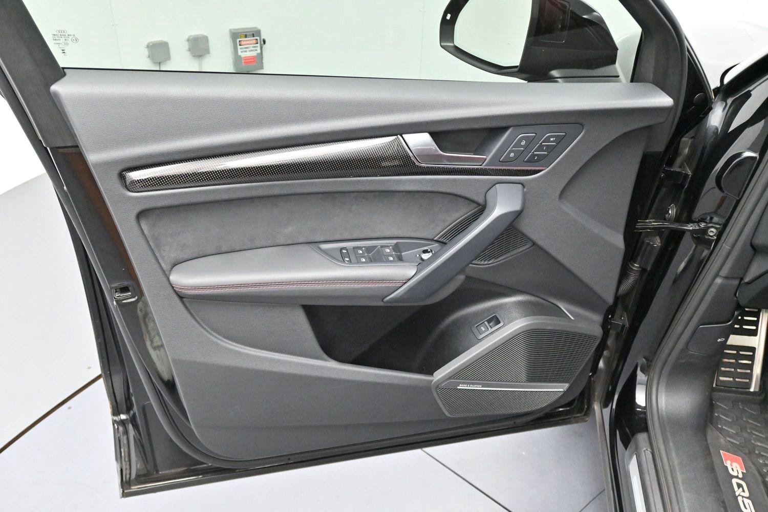 Used 2024 Audi SQ5 Prestige AWD/4WD image 9