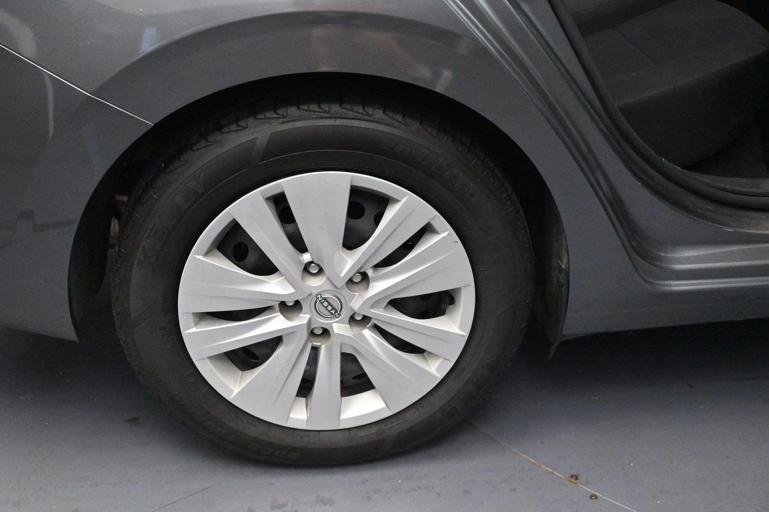 Used 2024 Nissan Sentra S FWD image 29