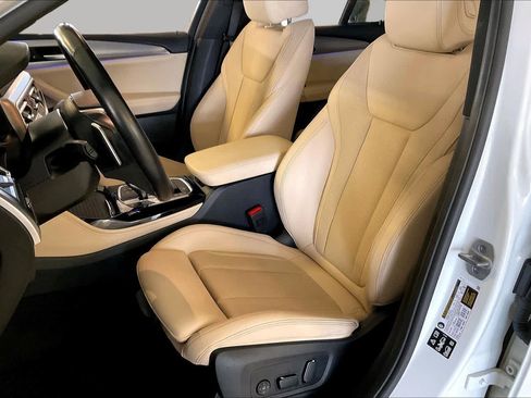 Used 2025 BMW X4 xDrive30i AWD/4WD image 7
