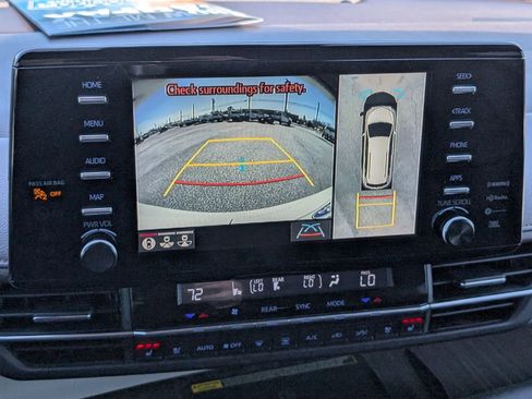 Used 2022 Toyota Sienna Platinum image 20