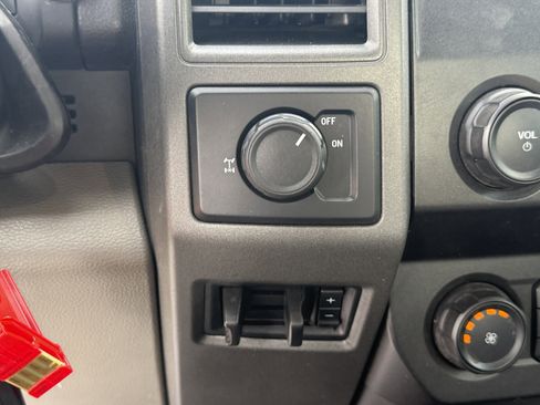 Used 2021 Chevrolet Silverado 1500 Custom RWD image 21
