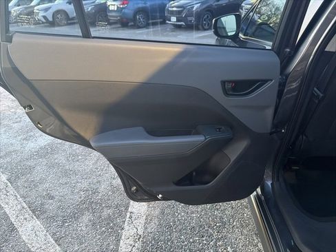 Used 2024 Subaru Crosstrek 2.0i Premium image 29