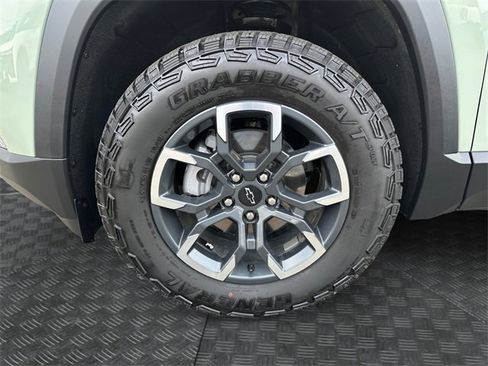 Used 2025 Chevrolet Equinox ACTIV image 14