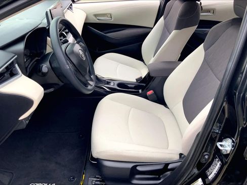 Used 2020 Toyota Corolla LE image 8
