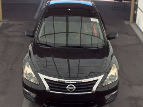 Used 2014 Nissan Altima 2.5 S w/ Display Audio Package FWD image 2