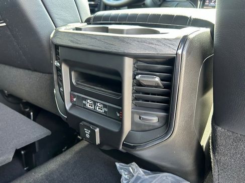 New 2025 RAM 3500 Limited image 40