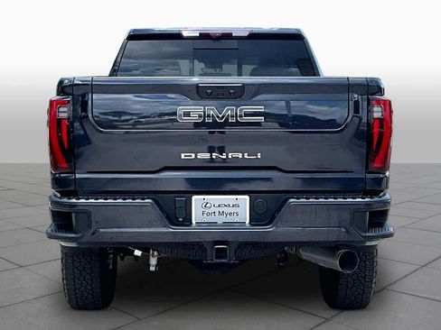Used 2024 GMC Sierra 3500 Denali Ultimate AWD/4WD image 5