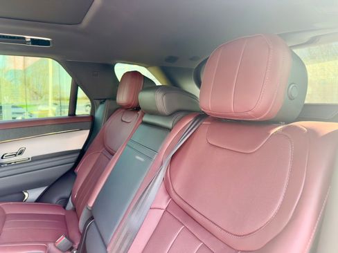 Used 2025 Land Rover Range Rover Sport Dynamic SE image 8