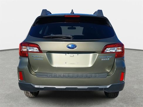 Used 2017 Subaru Outback 2.5i Premium image 6