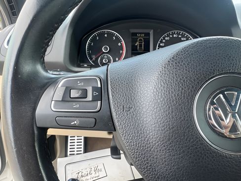 Used 2010 Volkswagen Eos Lux FWD image 13