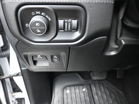 Used 2020 RAM 1500 Limited w/ Body Color Bumper Group image 16