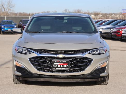 Used 2016 Chevrolet Malibu Premier w/ Driver Confidence Package II image 2