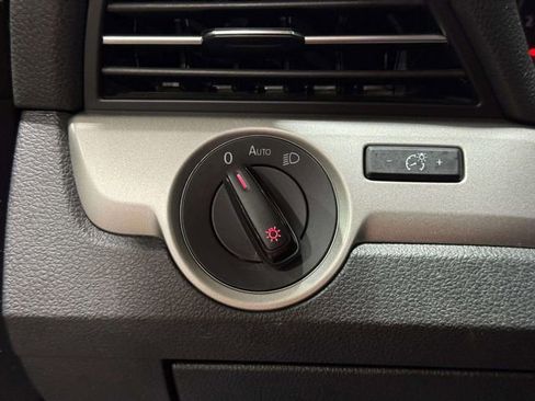 Used 2020 Volkswagen Passat 2.0T SE image 23