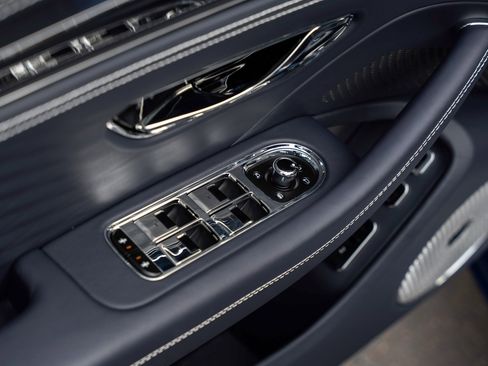 Used 2026 Bentley Flying Spur Azure image 17