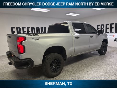 Used 2019 Chevrolet Silverado 1500 Custom Trail Boss w/ Custom Convenience Package AWD/4WD image 4