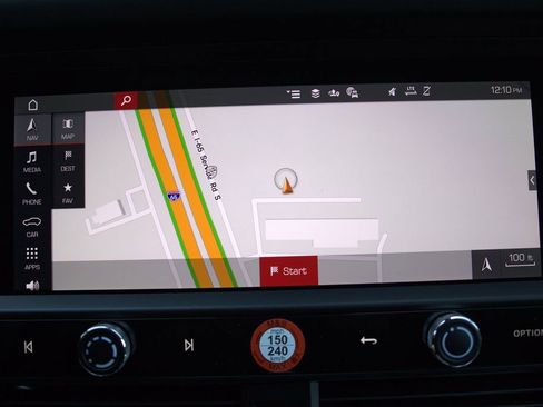 Certified 2025 Porsche Macan Turbo image 40