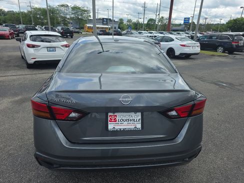 Used 2025 Nissan Altima 2.5 S FWD image 5